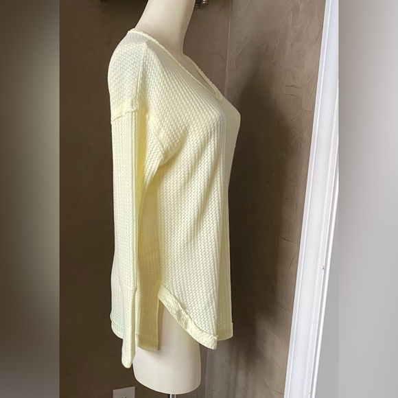 Vintage America Ladies’ Thermal Knit Top, Wax Yellow, XS Oversized, NEW - Picture 3 of 13